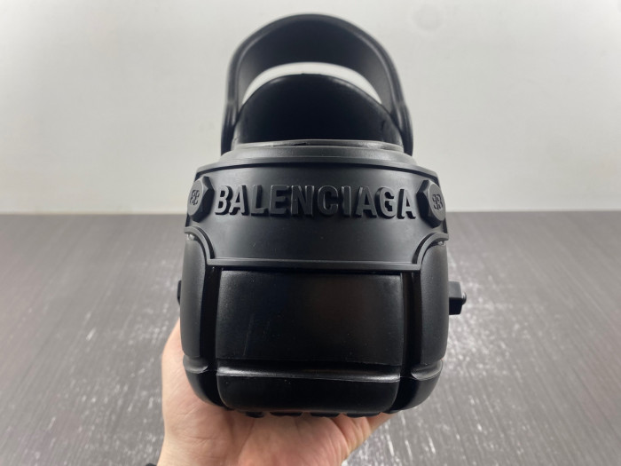 BLEN DESIGNER SLIPPERS