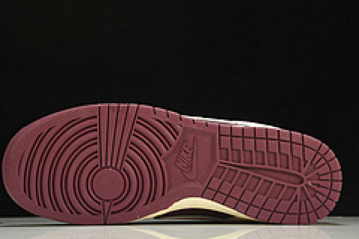 Nike Dunk Low Valentine