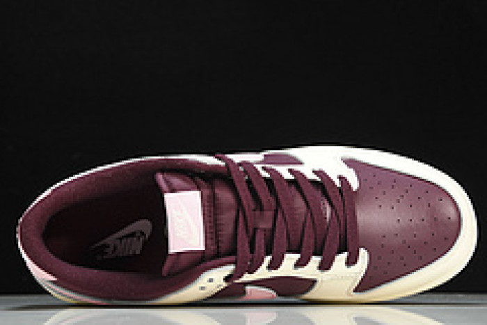 Nike Dunk Low Valentine