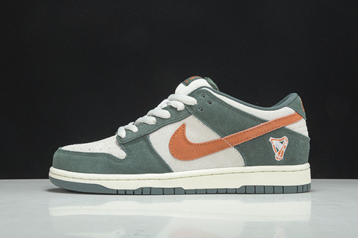 Nike Dunk SB Low Eire - 304292-185