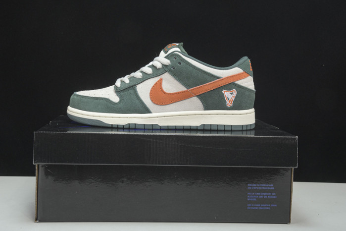 Nike Dunk SB Low Eire - 304292-185