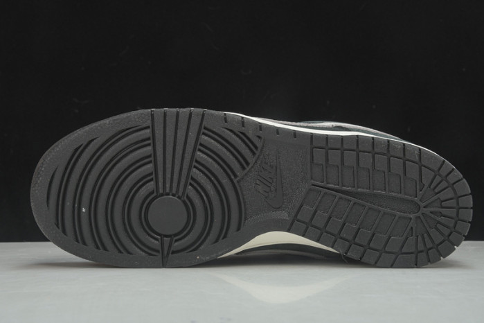 Nike SB Dunk Low Joe Strummer - 304292-902