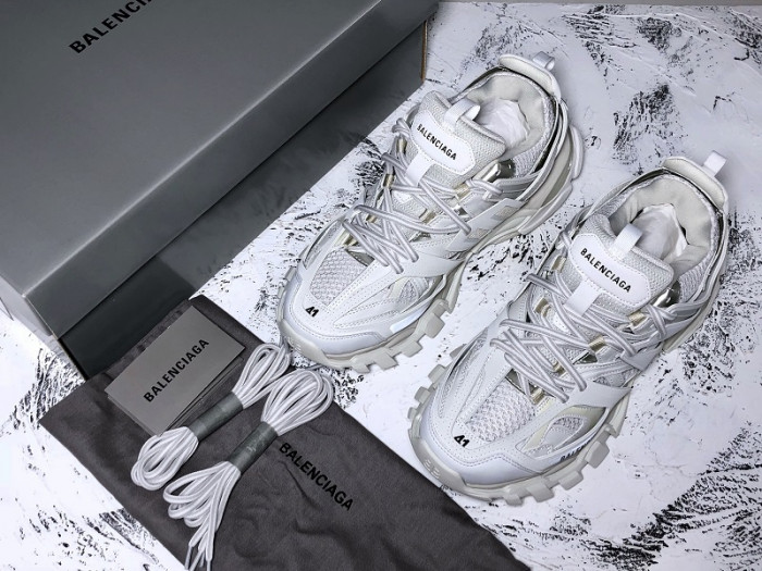 BLEN Track White 542023W1GB19000