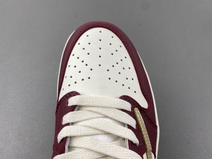 Travis Scott x Air Jordan 1 FJ5735-100