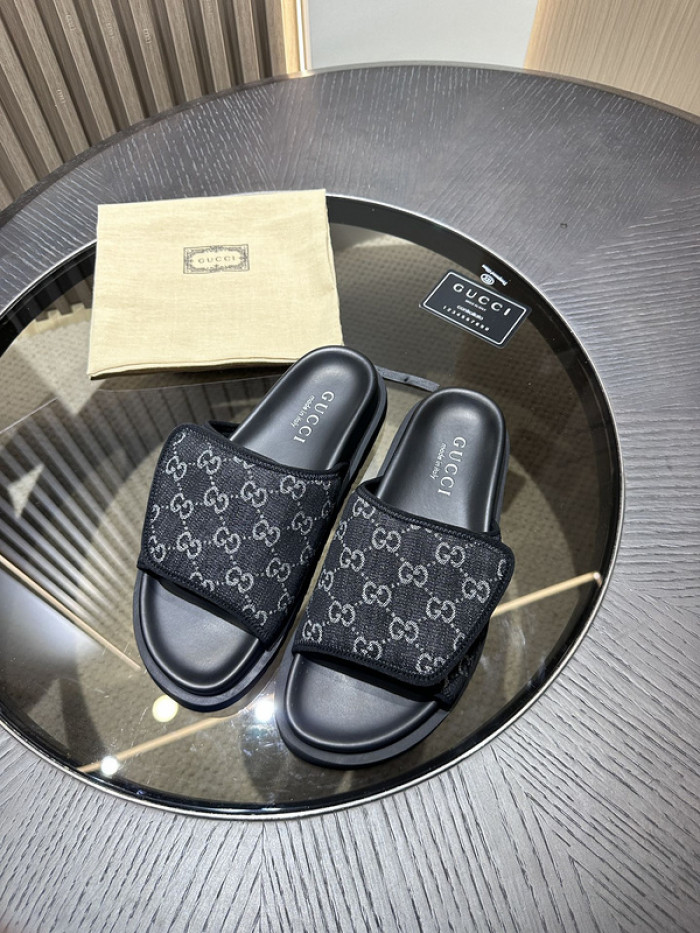 G DESIGNER SLIPPERS