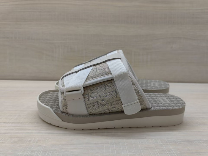 DO DESIGNER SLIPPERS