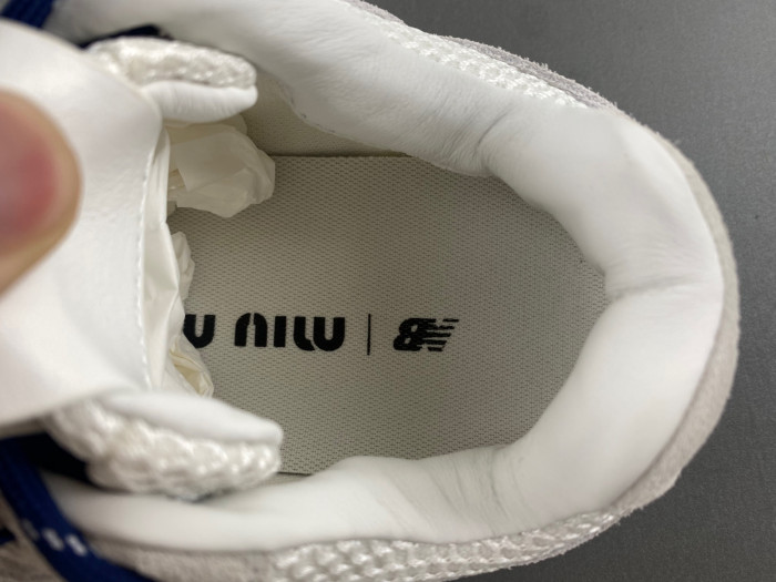 New Balance Mi­u
