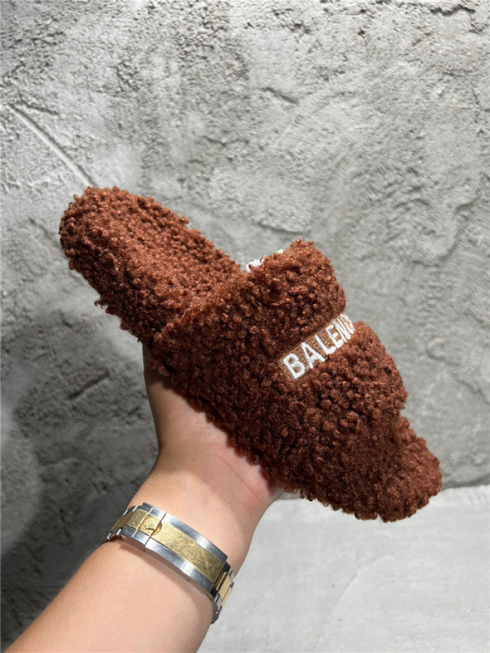 BLEN DESIGNER SLIPPERS