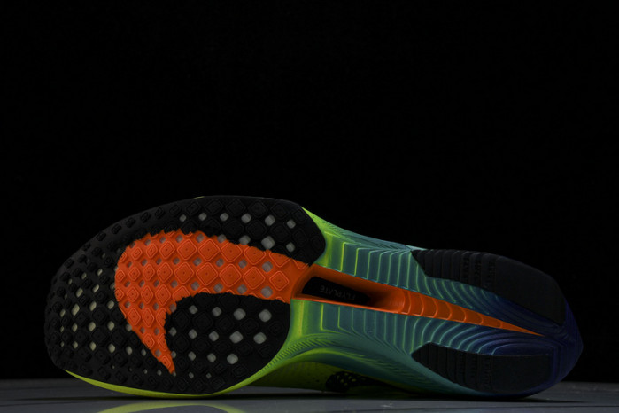 Nk ZoomX Vaporfly NEXT% 3 DV4129-700