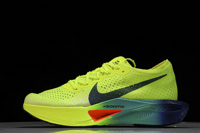 Nk ZoomX Vaporfly NEXT% 3 DV4129-700