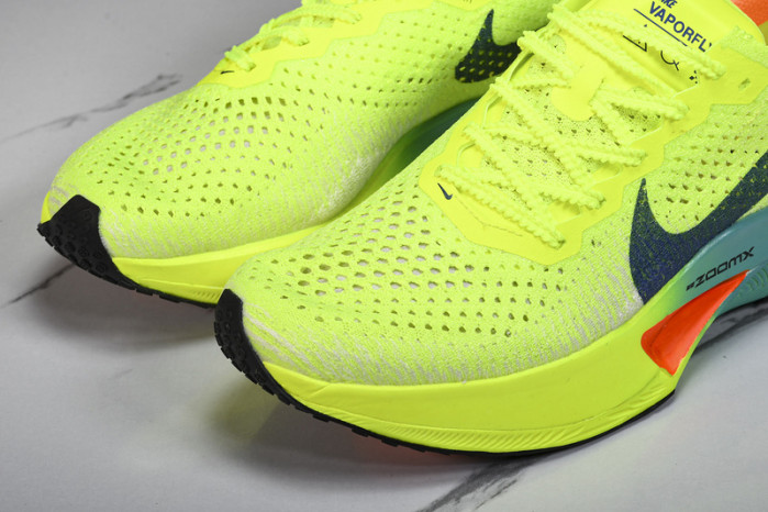 Nk ZoomX Vaporfly NEXT% 3 DV4129-700