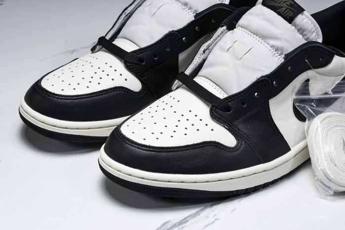 Air Jordan 1 Low OG “Mocha” CZ0790-102