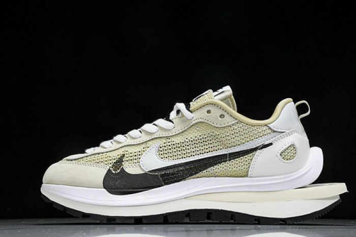 Sacai x Nk VaporWaffle 3.0 CV1363 108