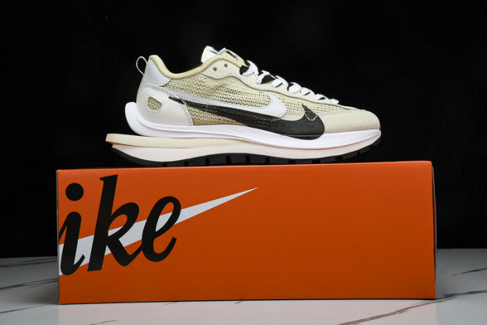 Sacai x Nk VaporWaffle 3.0 CV1363 108