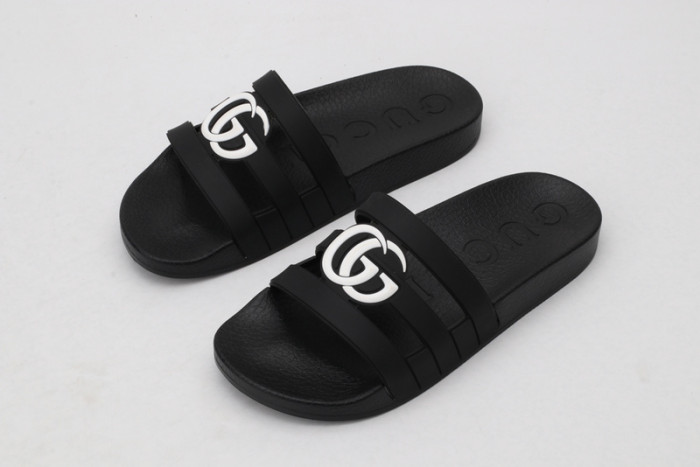 G DESIGNER SLIPPERS