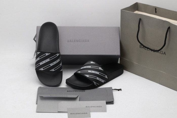 BLEN DESIGNER SLIPPERS