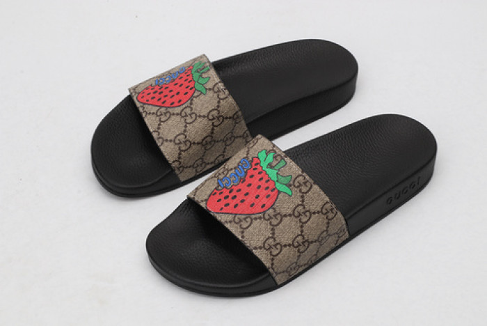 G DESIGNER SLIPPERS