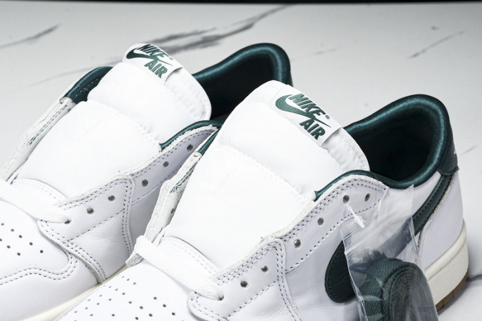 Air Jordan 1 Low OG WMNS “Oxidized Green” CZ0775-133