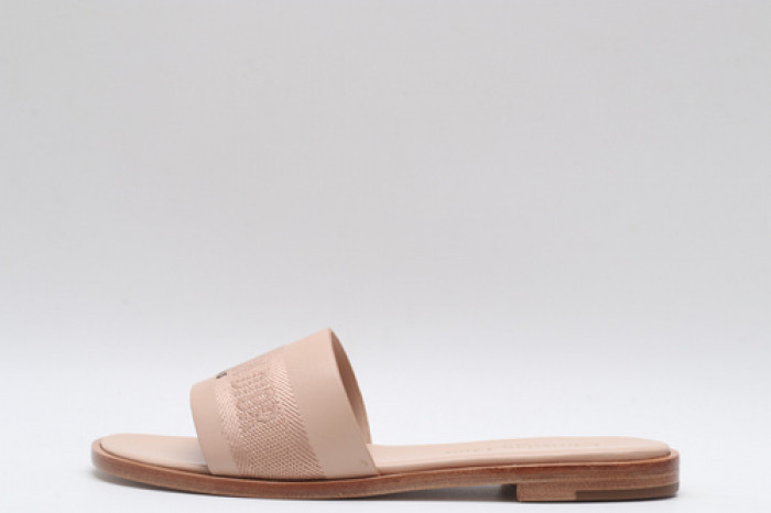 DO DESIGNER SLIPPERS