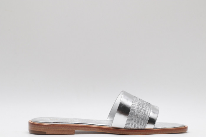 DO DESIGNER SLIPPERS