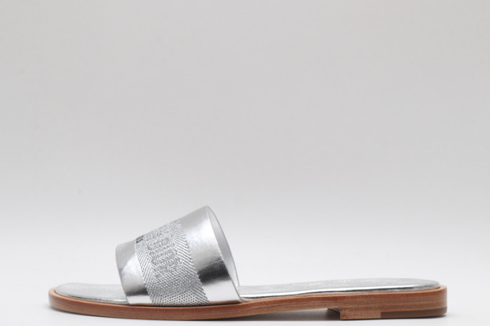 DO DESIGNER SLIPPERS