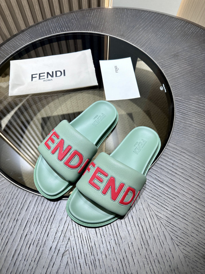 FEND1 SLIPPERS