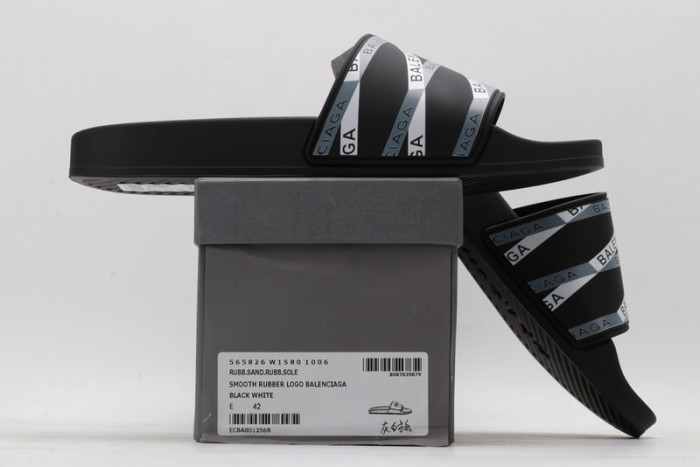 BLEN DESIGNER SLIPPERS