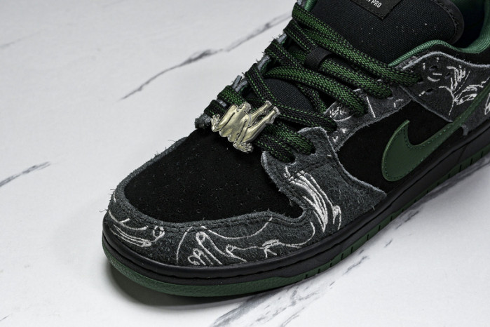 Skateboards x Nike SB Dunk Low HF7743-001