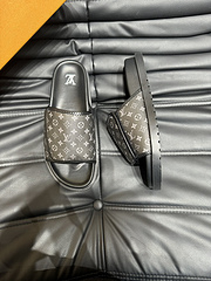 L&V SLIPPERS