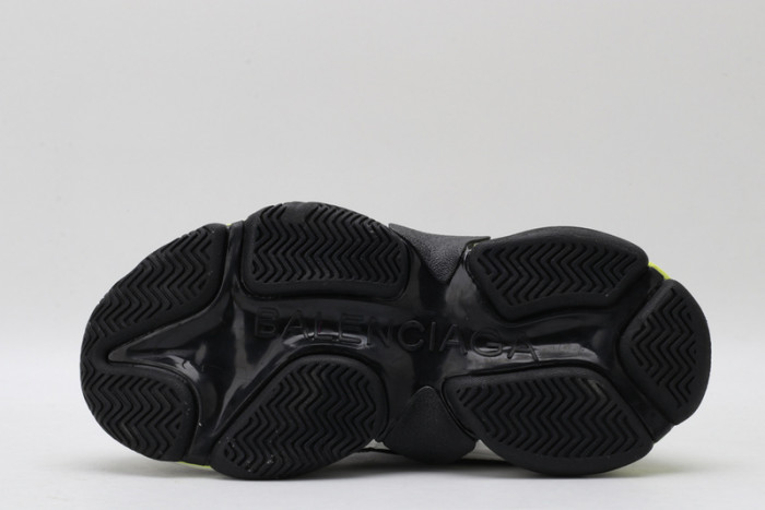 blen triple s Ba*len*cia*ga