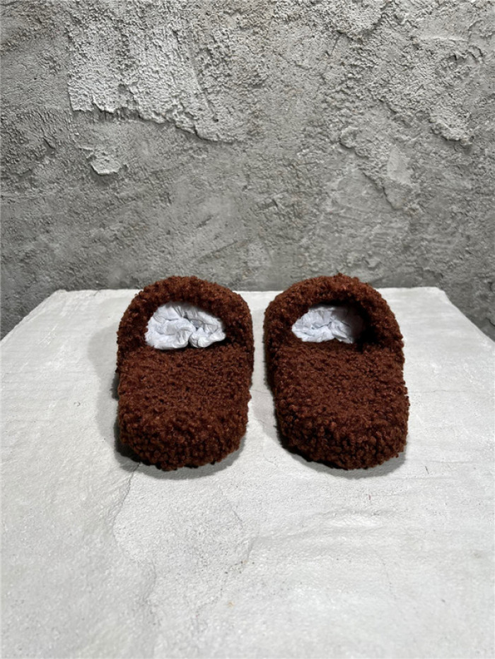 BLEN DESIGNER SLIPPERS