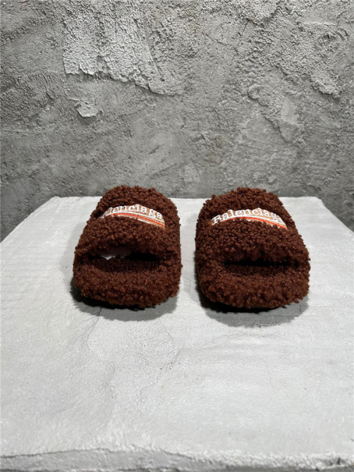 BLEN DESIGNER SLIPPERS
