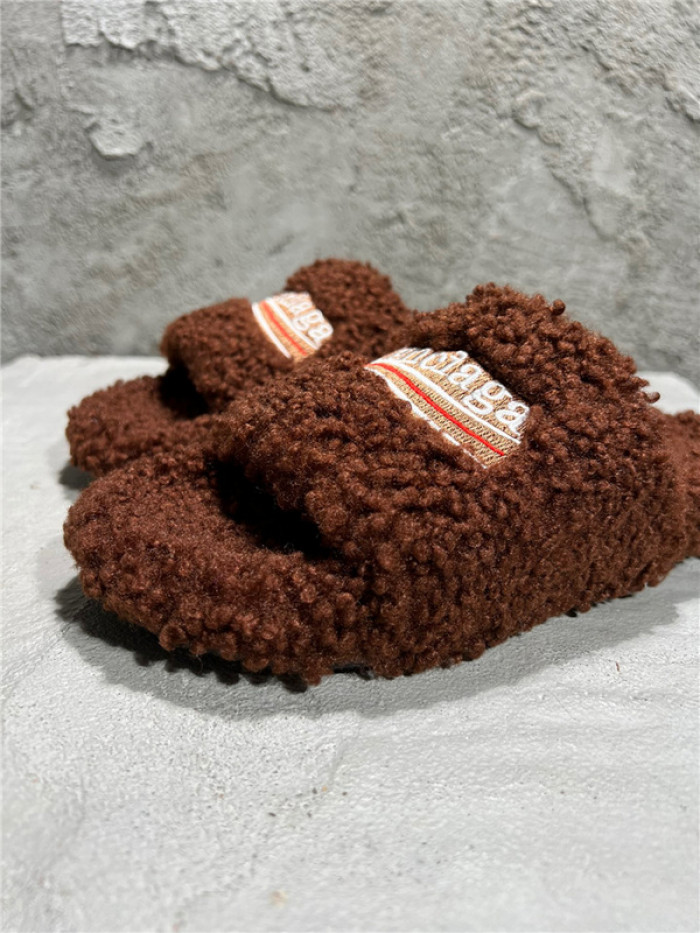 BLEN DESIGNER SLIPPERS