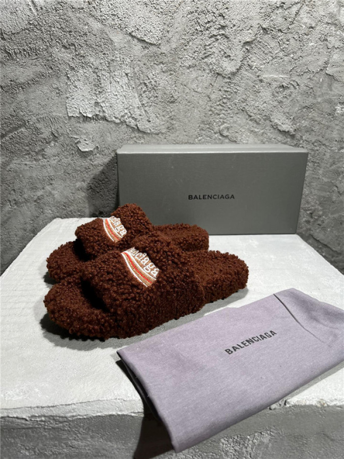 BLEN DESIGNER SLIPPERS
