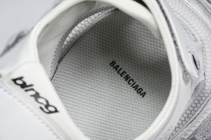 BLEN DESIGNER SLIPPERS