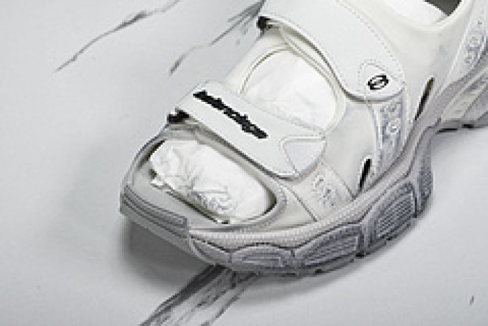 BLEN DESIGNER SLIPPERS