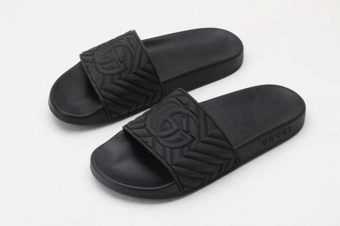 G DESIGNER SLIPPERS