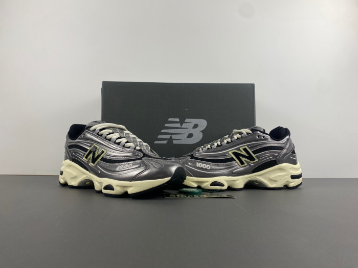 The New Balance 1000 “Silver Metallic” M1000SL.