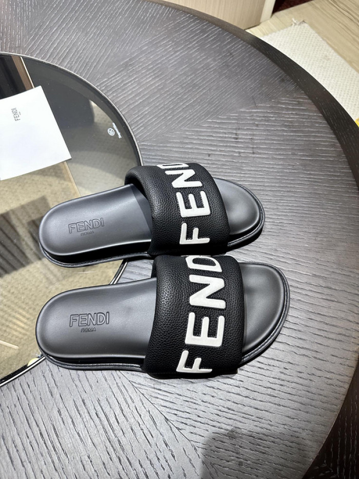 FEND1 SLIPPERS