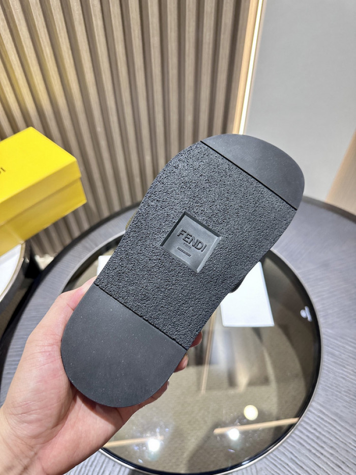 FEND1 SLIPPERS