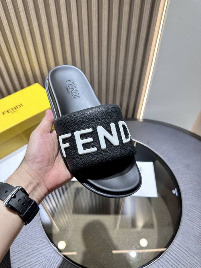 FEND1 SLIPPERS