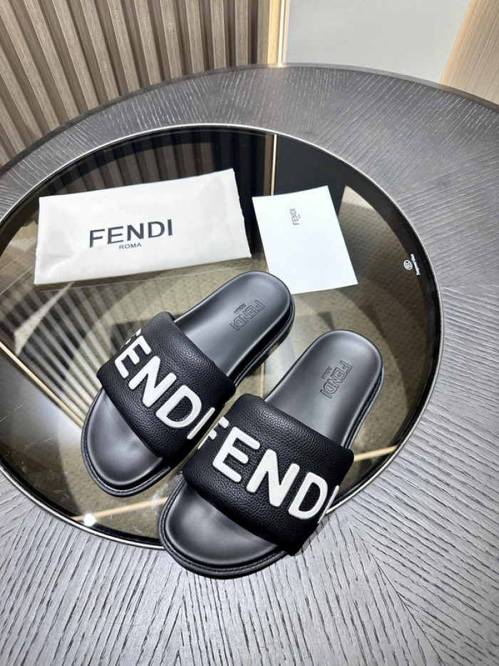 FEND1 SLIPPERS
