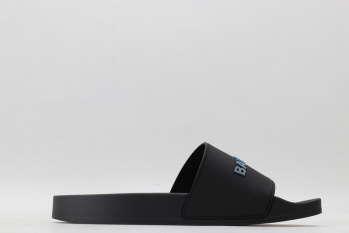 BLEN DESIGNER SLIPPERS