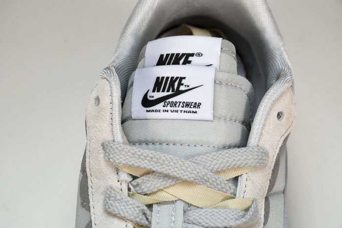 Sacai x Nk VaporWaffle 3.0 DD1875108