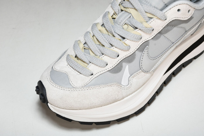 Sacai x Nk VaporWaffle 3.0 DD1875108