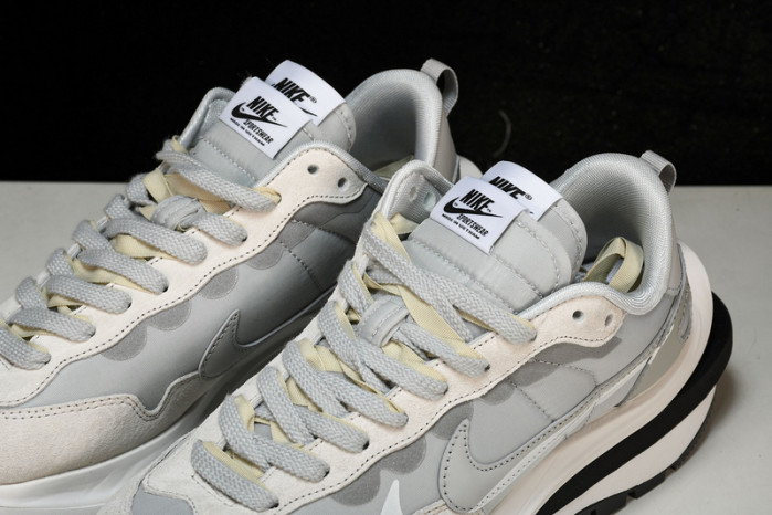 Sacai x Nk VaporWaffle 3.0 DD1875108