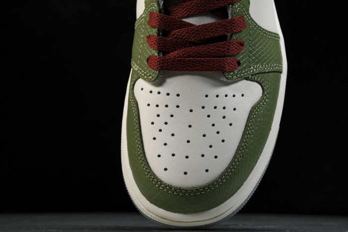 Air Jordan 1 Low OG“Year of the Dragon” FN3727-100