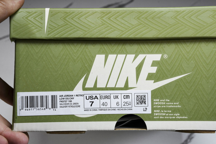 Air Jordan 1 Low OG“Year of the Dragon” FN3727-100