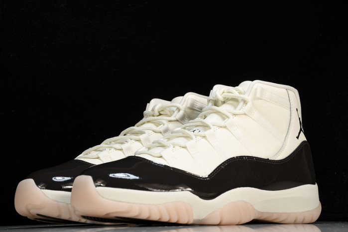 Air Jordan 11 Retro“Neapolitan” AR0715-101