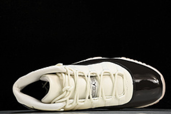 Air Jordan 11 Retro“Neapolitan” AR0715-101